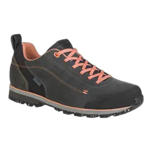 trek-expert-1582568